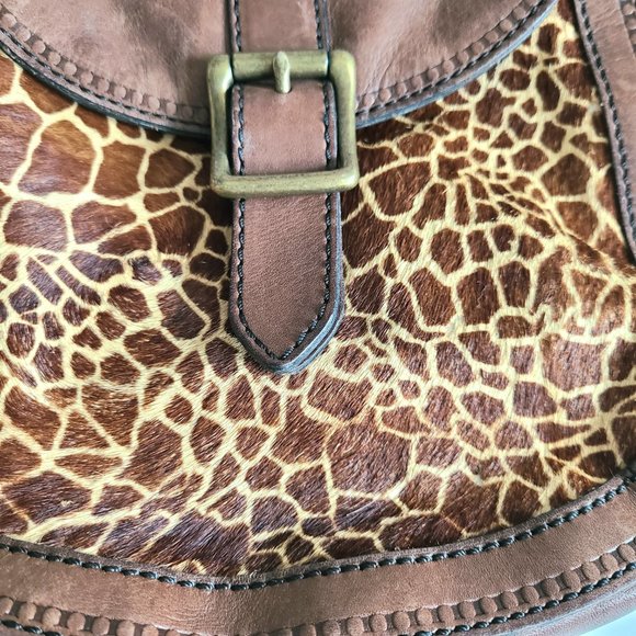 Fossil crossbody brown leather with cowhide details messenger bag. - Picture 3 of 9